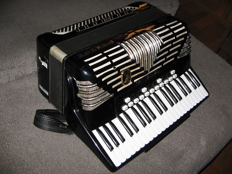 Hohner Imperator V - 5/5 Double Tone Chamber Accordion