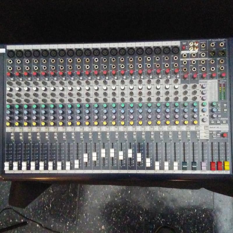 Soundcraft MFX 20/2 Mixing Board