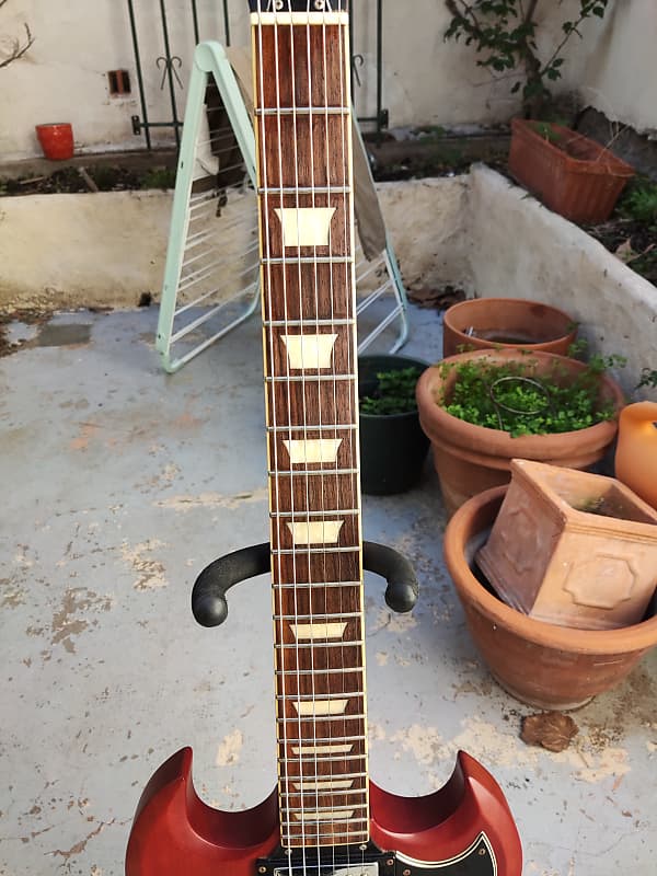 ギター Epiphone SG Faded G-400 Worn Cherry Epiphone SG G-400 Worn Cherry (2009) - Guitar Compare