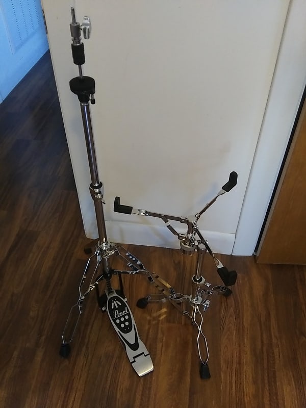 Pearl Roadshow, (Pair) Hihat, And Snare stand. Out of the Reverb