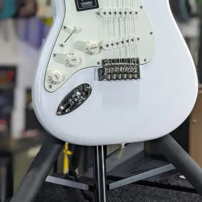 Fender Player Stratocaster Left-handed - Polar White with Maple Fingerboard Authorized Deal! 317 image 2