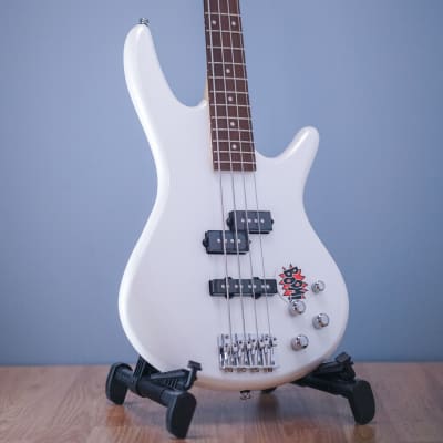 Ibanez GSR200 Pearl White DEMO for sale