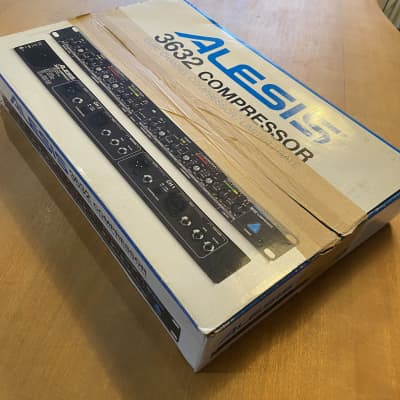 Alesis 3632 Dual-Channel Compressor / Limiter / Gate | Reverb