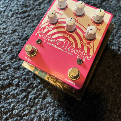 EarthQuaker Devices Rainbow Machine Polyphonic Pitch Shifting