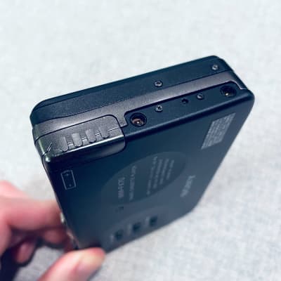 SONY FX70 Walkman Cassette Player, Excellent Gun Black Shape !  Working  ! image 8