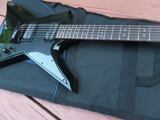 Cort - VX-2X - Explorer Style - Brand New In Box - EMG's - Heavy Bag  Suitable For Gigging