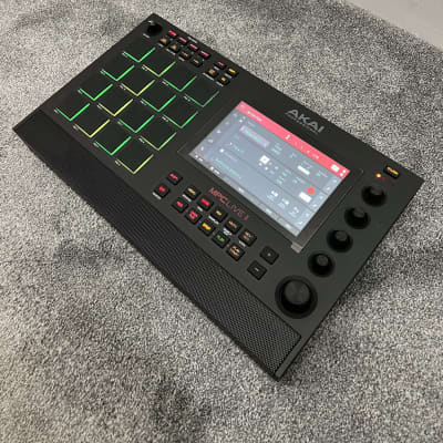 Akai Professional MPC Live 2 SSD 500GB付き（MPC Live - Page