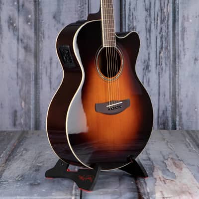 Yamaha CPX600 Medium Jumbo Cutaway Acoustic/Electric, Old Violin Sunburst image 2