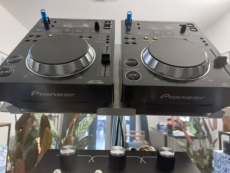 Pioneer CDJ 350 + Zomo Pro Stand (double stand)