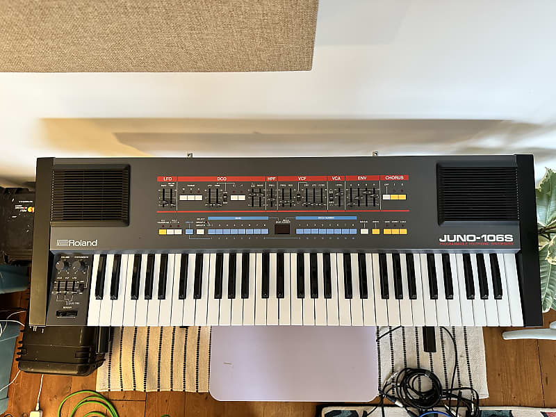 Roland Juno 106s 61-Key Programmable Polyphonic Synthesizer 1984 - 1991 -  Black