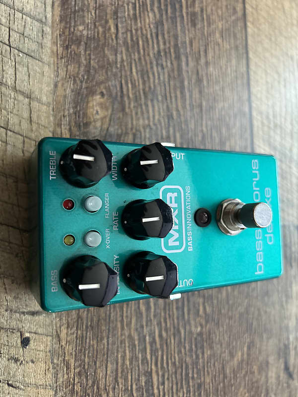 MXR M83 Bass Chorus Deluxe