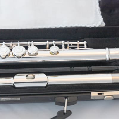 Yamaha YFL-200AD II Advantage Student Flute *Cleaned & Serviced *Ready to play image 2
