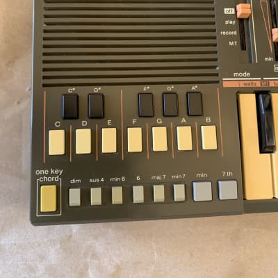 Casio PT-31 31-Key Mini Synthesizer