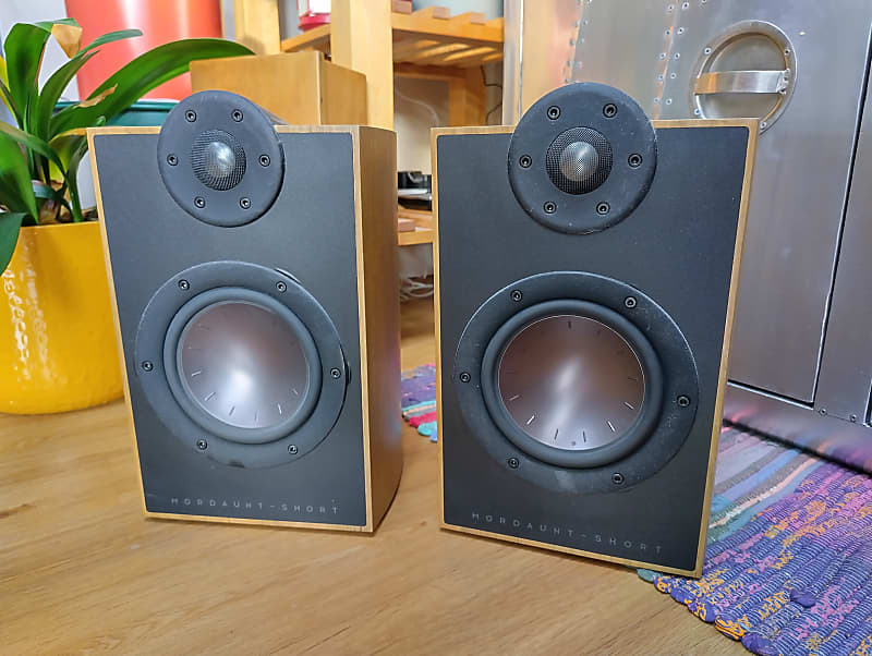 Mordaunt Short Mezzo Bookshelf speakers Oak, boxed, all original  accessories packaging
