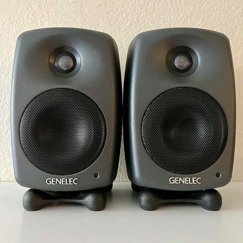 Pair 2 of Genelec 8320 APM 2 SAM Studio Speakers Reverb