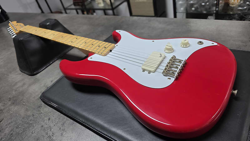 古いアメリカのパーラーギター 1981 Fender Bullet H-1 American Stratocaster with Telecaster