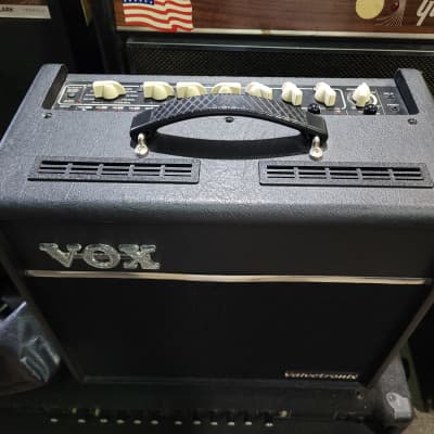 Vox Valvetronix VT40+ 40-Watt 1x10 Modeling Guitar Combo Amp | Reverb