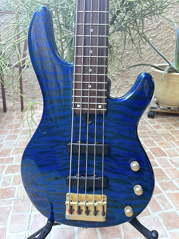 Very Cool Yamaha BBG-5 5-String Electric Bass Blue Quilted | Reverb