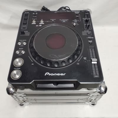 Pioneer CDJ-1000MK3 CD/MP3 Player With Road Case Bundle #956 Heavily Used, Working Condition image 1