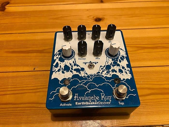 EarthQuaker Devices Avalanche Run Stereo Reverb & Delay with Tap Tempo V2