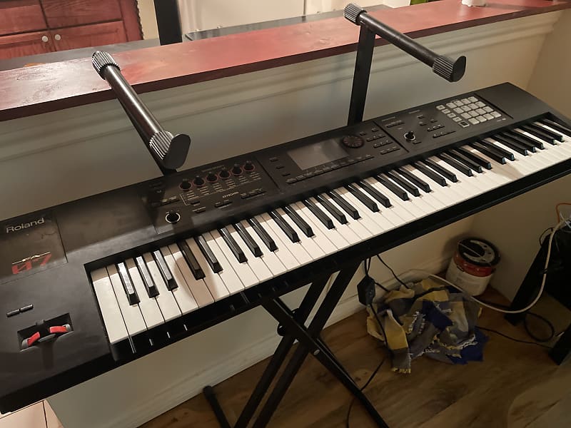 Roland FA-07 76-Key Music Workstation 2014 - Present - Black | Reverb