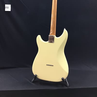 Emerald Bay  custom shop multi-scale electric guitar yellow image 2
