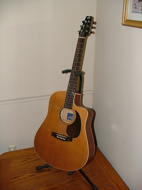 Seagull PLUS CW CEDAR Natural- DEMO model for dealer... very rare!