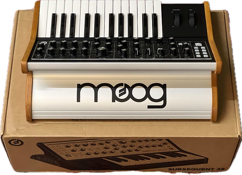 Moog Subsequent 25 Analog Synth | Reverb