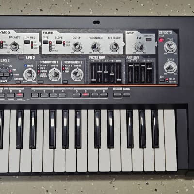 Roland SH-201 49-Key Synthesizer