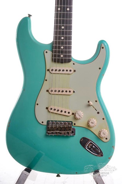 人気 ブランド 服をチェック - 最新トレンドファッション Fender Custom Shop 1960 Stratocaster Relic Seafoam Green エレキギター