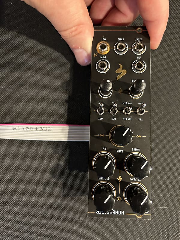 St Modular Honeyeater CEM3340 VCO with 2 sub osc Reverb