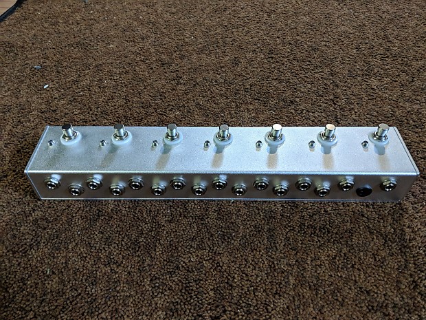 Looper Pedal. True Bypass. 7 Loop Switchers. Led Light Indicators. 9v Standard Power
