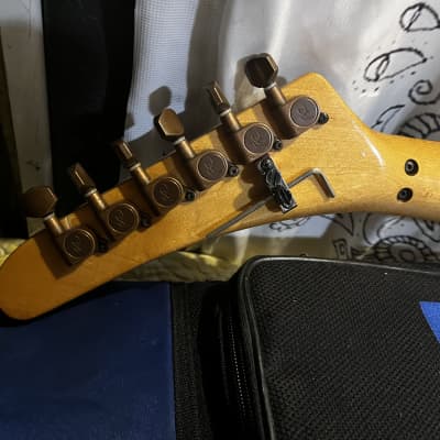 Kramer Focus 1000 Striker 200ST Electric Guitar w Case image 13