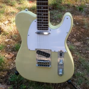 Squier standard deals telecaster vintage blonde