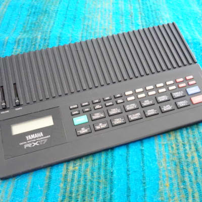 Yamaha RX17 Digital Rhythm Programmer / Drum Machine w/ AC Adapter - J004