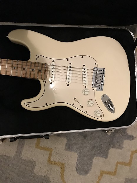 lefty Fender Stratocaster 1989 Olympic White image 1