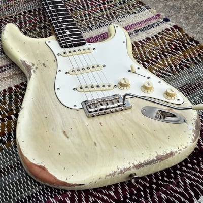 Fender American Professional Stratocaster Translucent Blond Medium Relic image 2