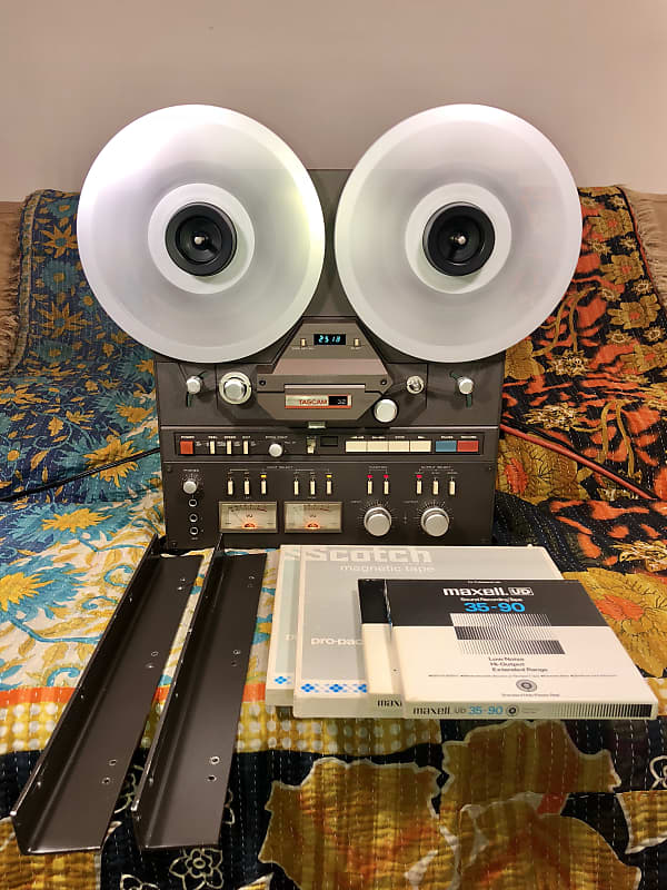 TASCAM 32* 2-Track Mastering Deck (15ips) w/ Rack Ears/Hubs/Take