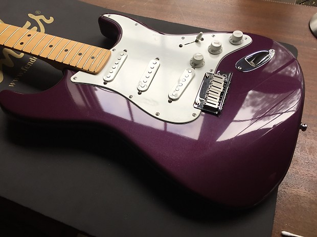 Fender stratocaster outlet purple metallic