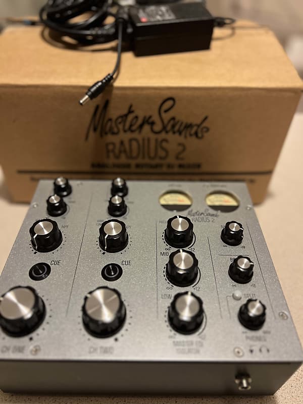 MasterSounds Radius 2 Rotary DJ Mixer - Silver | Reverb MasterSounds Radius 2 Rotary DJ Mixer - Silver | Reverb