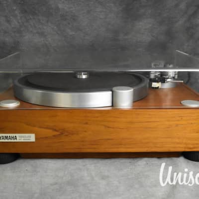 Yamaha GT-2000L Turntable [Woodgrain Plinth Version] In Very Good Condition image 4