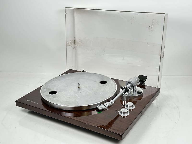 AKAI Professional Record Player BT500 Turntable  			