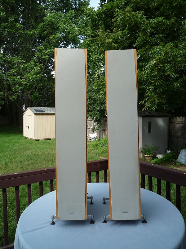 Cambridge Soundworks T500 Newton Tower Speakers w Reverb