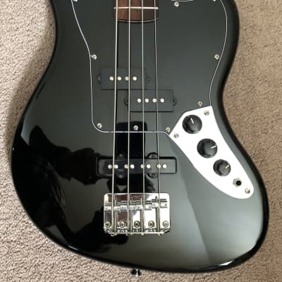 Squier vintage modified jaguar deals bass short scale