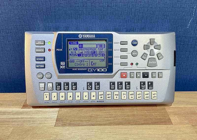 Yamaha QY100 Sequencer