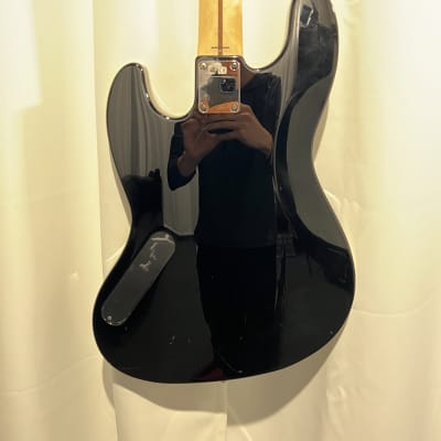 Fender Aerodyne Jazz Bass with Case 2018 Glass Black image 6