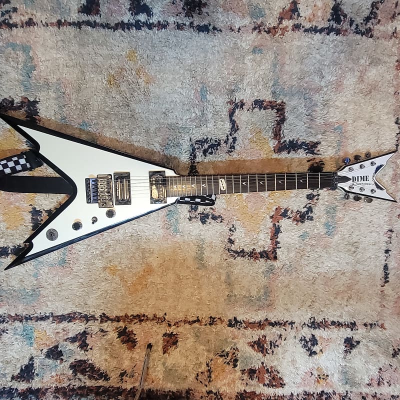 Dean Razorback Flying V 2007 - White and Black | Reverb