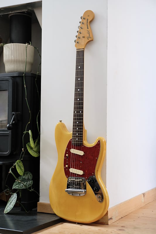 Fender MG-65 Mustang Reissue MIJ | Reverb UK