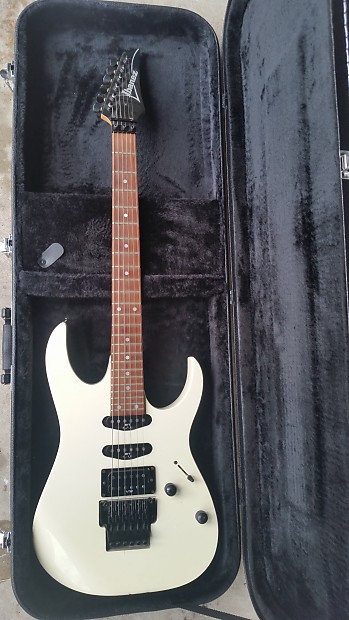 Vintage 1990 Ibanez RG 560 RG560 Guitar Made In Japan. All original, EDGE  Tremolo w/ Hardshell Case.