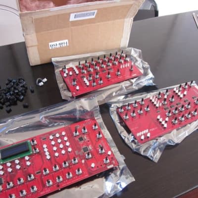 DSI Poly Evolver Encoder boards complete set + knobs image 1